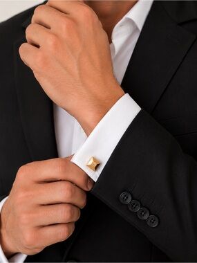 Vintage Gold Tone Square Pyramid Cufflinks Textured Center Mens Formal Accessory